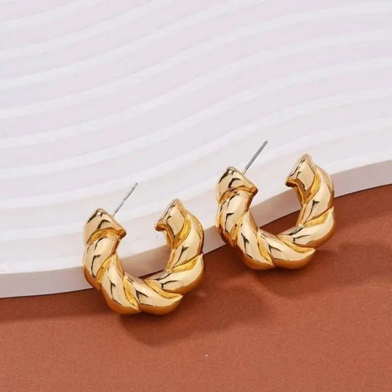 Aretes de Aro con Cristales Dorados - Diseño Trenzado Bañado en Plata para Mujer