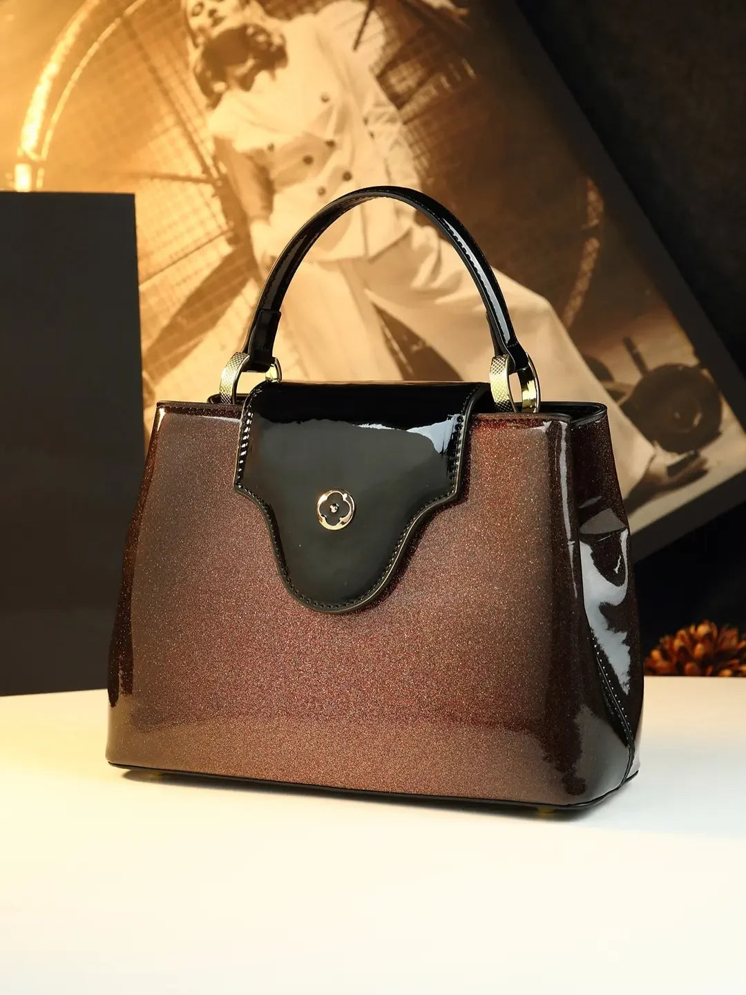 Lujo para Mujer - Cuero con Detalles de Diamantes y Letra V